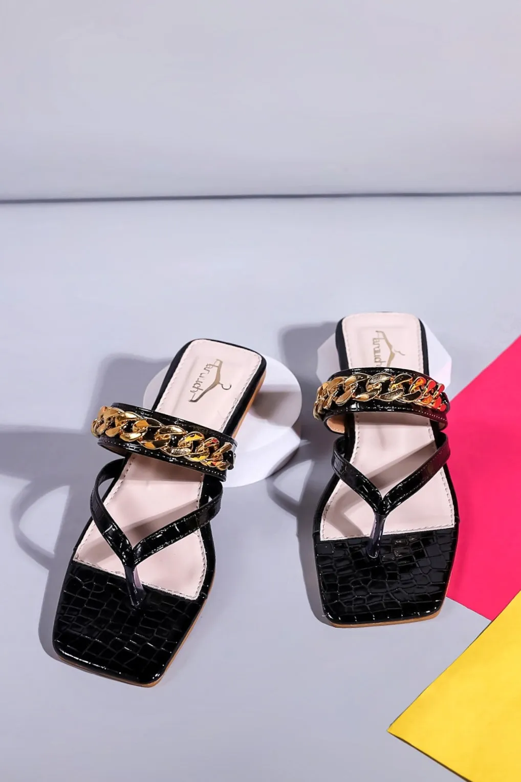 Brauch Women Black Croco Textured Embellished Buckle Flats