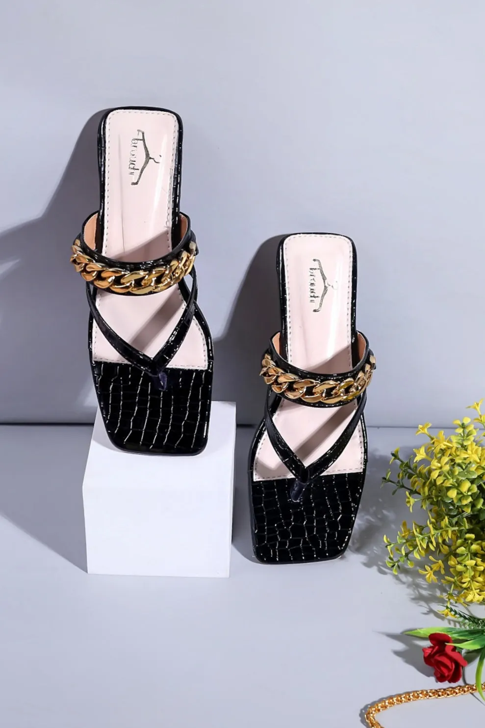 Brauch Women Black Croco Textured Embellished Buckle Flats
