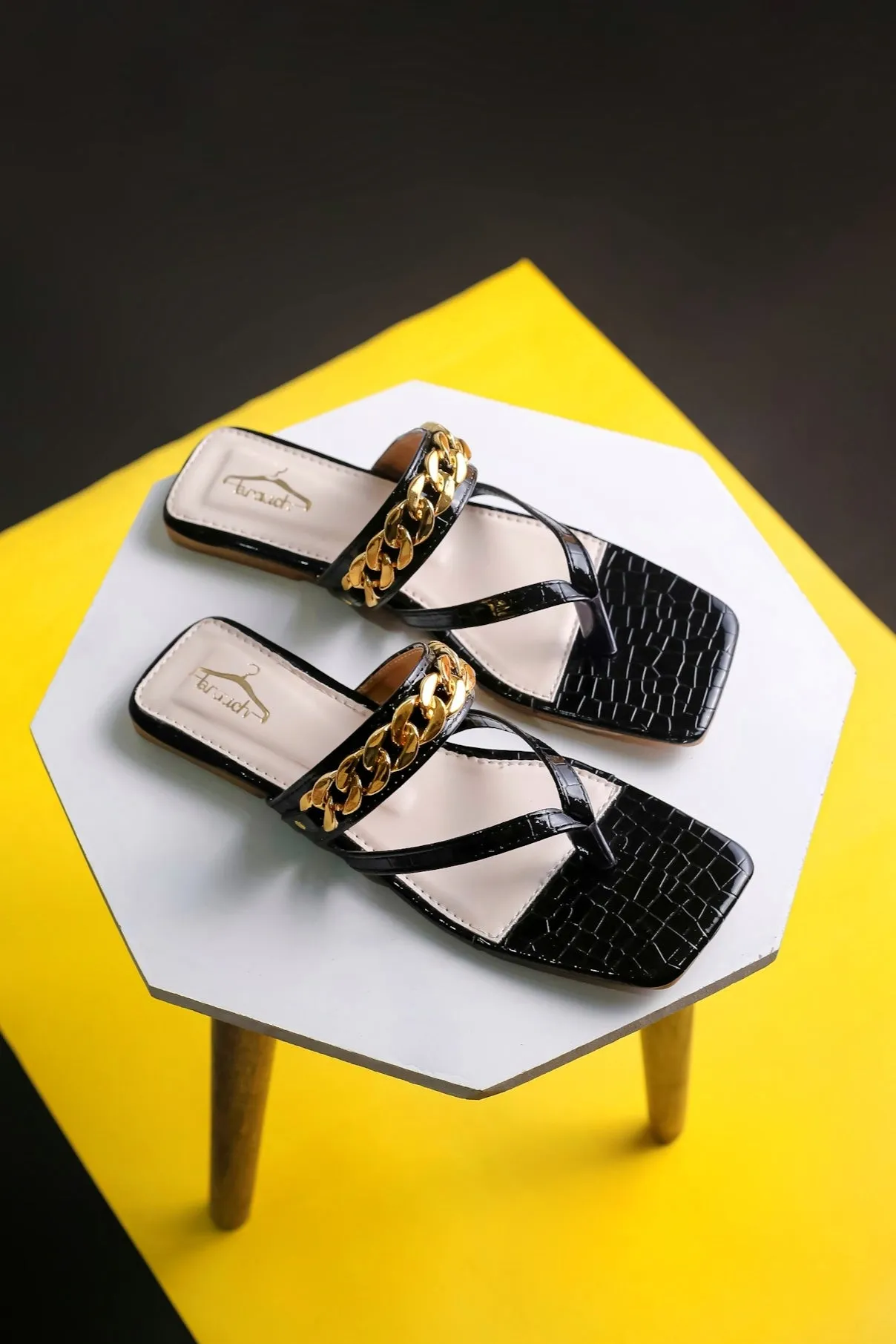 Brauch Women Black Croco Textured Embellished Buckle Flats