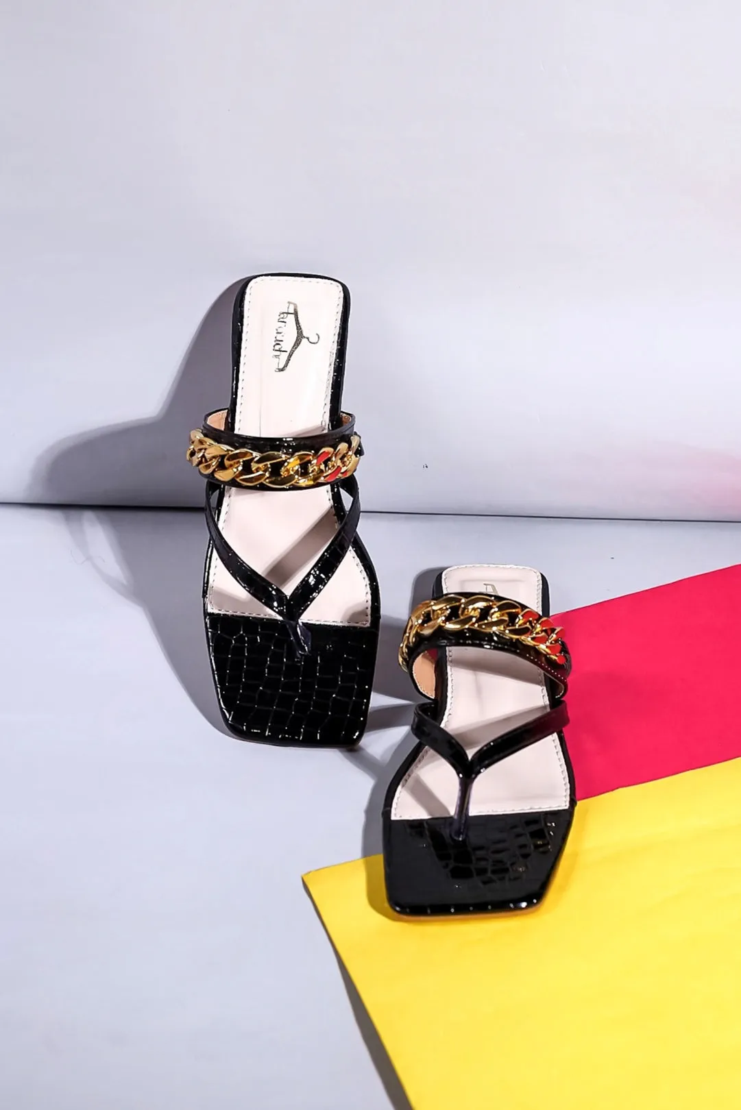 Brauch Women Black Croco Textured Embellished Buckle Flats