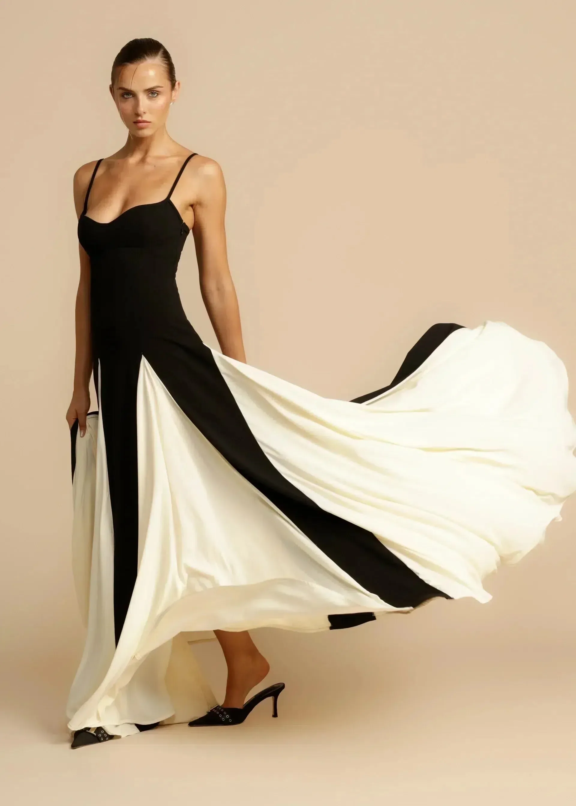 Léontine – Sculpted bodice – Evening gown
