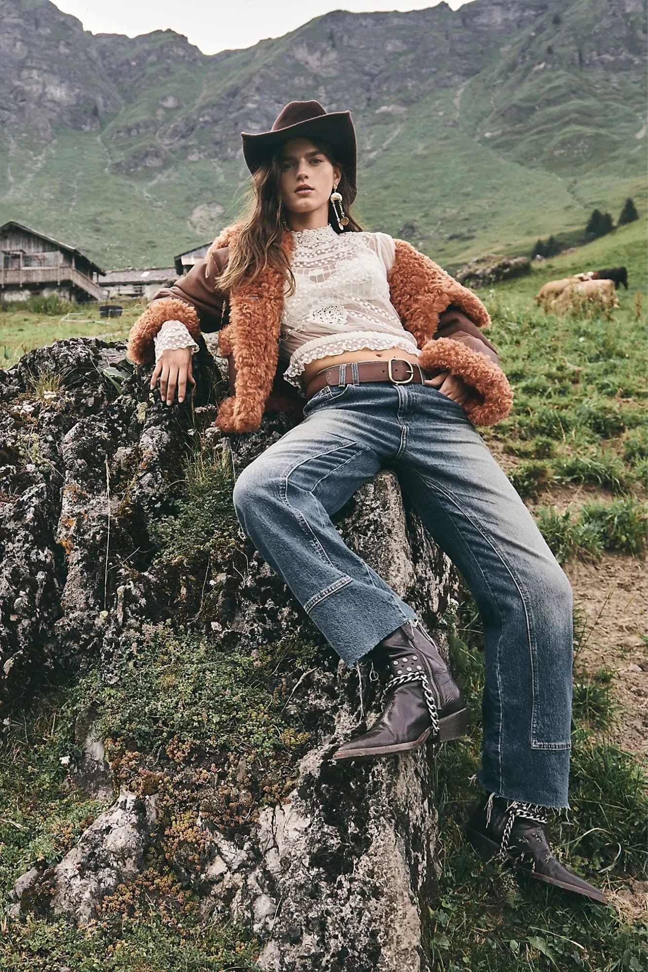 Risk Taker Mid-Rise Jeans