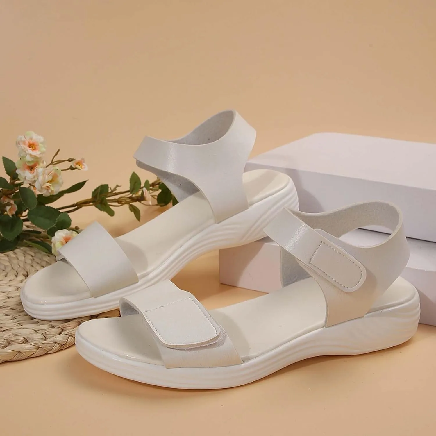 Women's Summer Flat Sandals Casual Comfortable Beach Walking Shoes for Women Fashionable Open Toe Slide Sandals